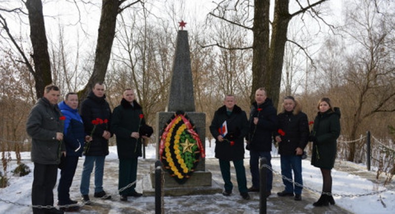 Смоленские таможенники почтили память павших воинов