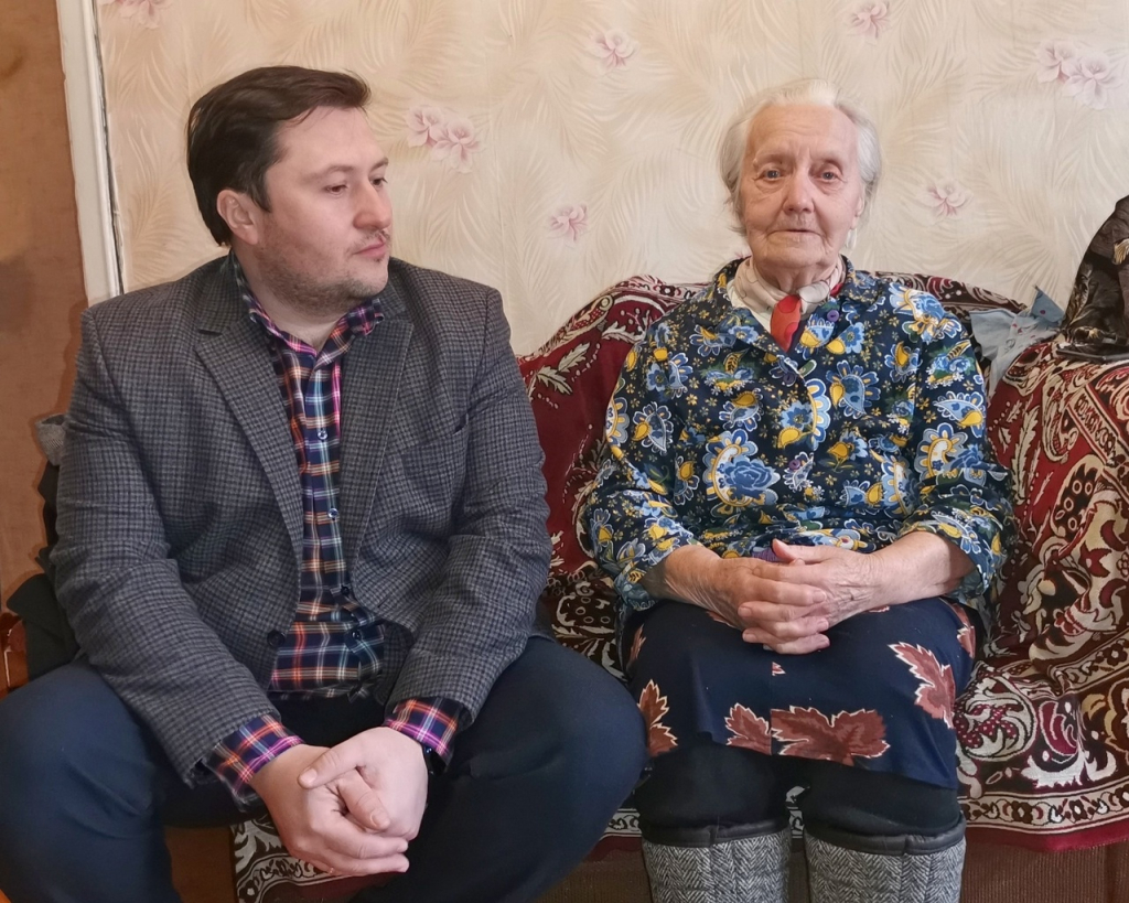 Николай Шумейко поздравил ветерана труда Марию Васильеву с 90-летием