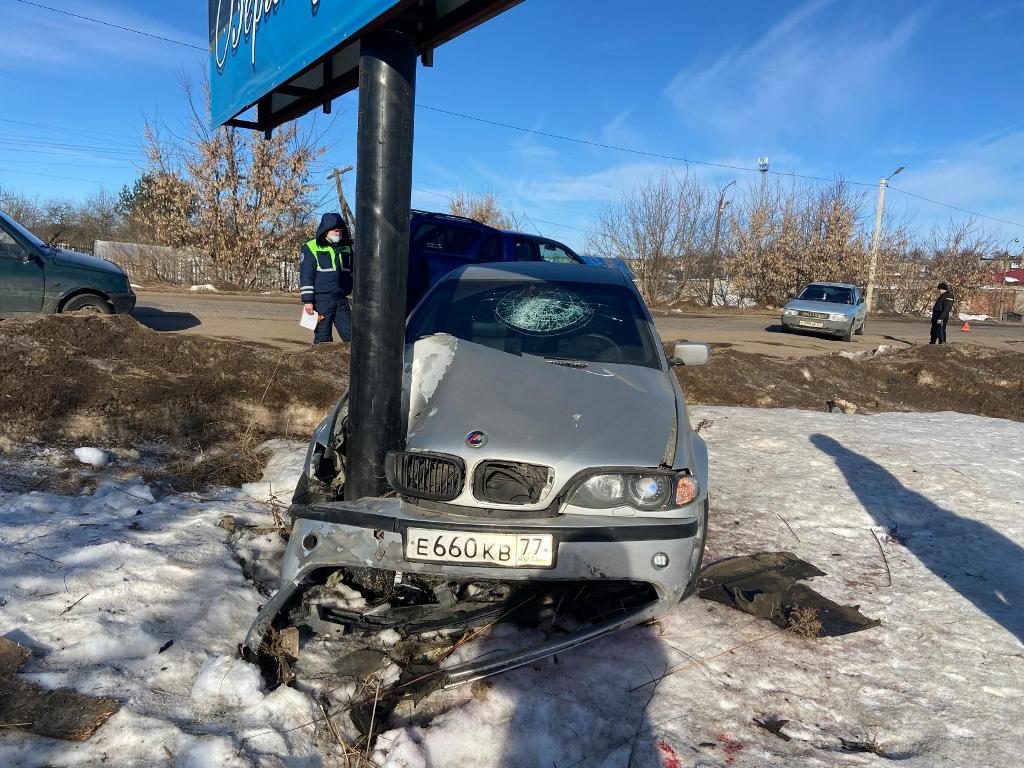 В Смоленской области устанавливают свидетелей ДТП, в котором водителю причинены тяжкие телесные повреждения