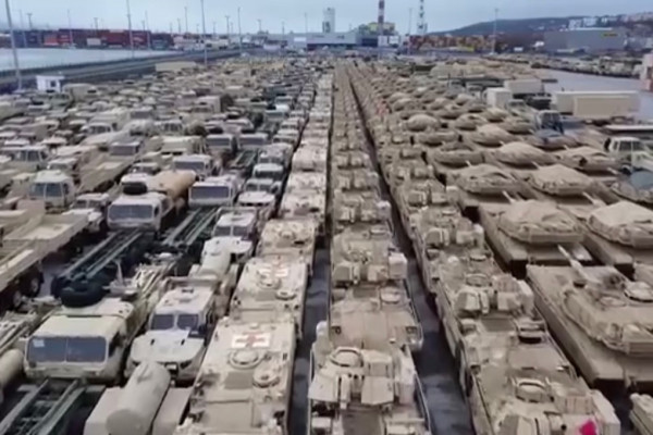 В Киеве позарились на снятые в польском порту колонны танков США
