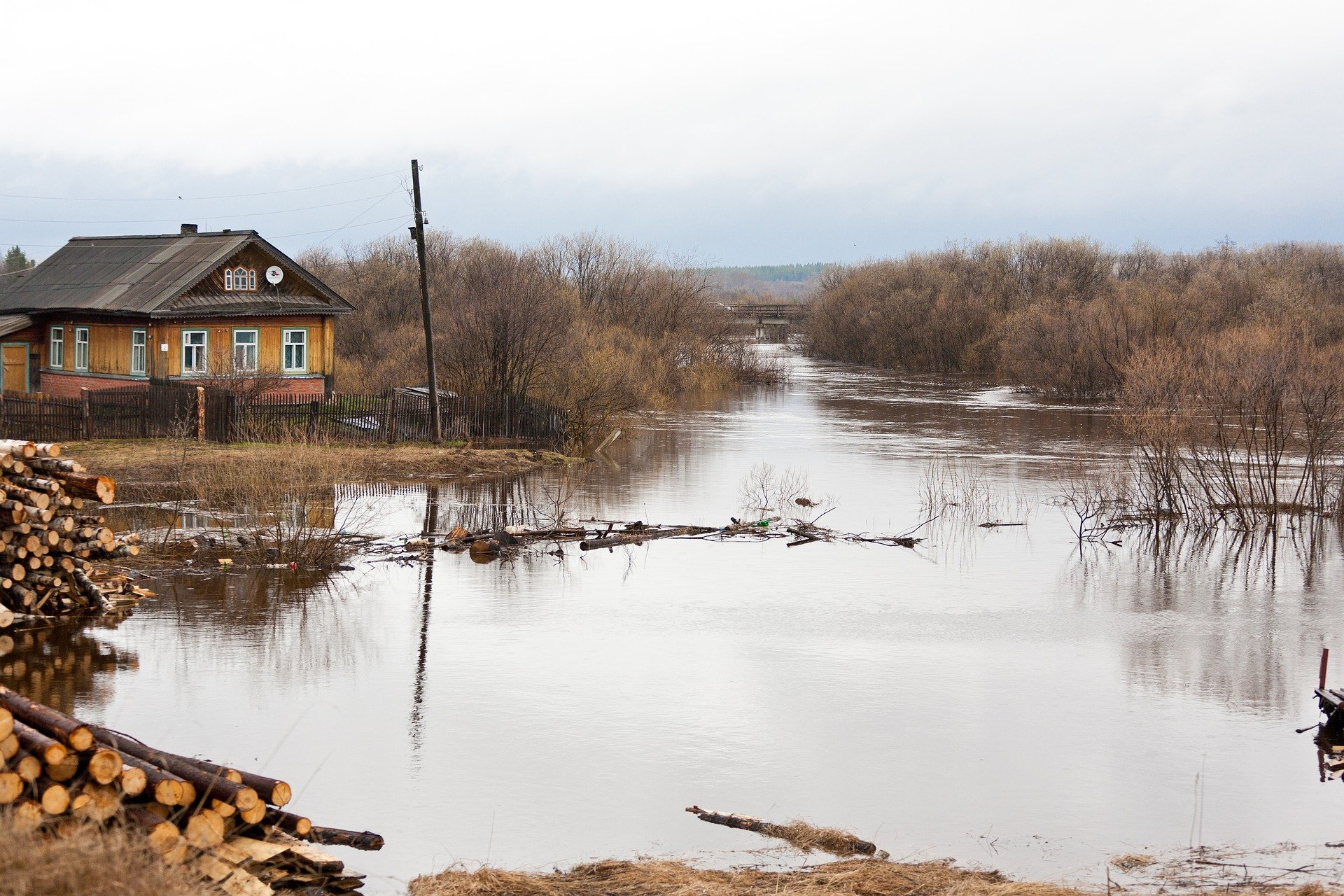 В МЧС сообщили данные о подтоплении в Гагаринском районе Смоленской области