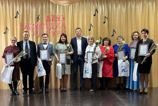 В Смоленской области «Единая Россия» поздравила работников культуры с предстоящим праздником