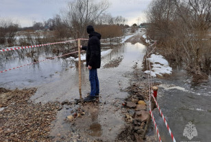 Жителям Смоленской области напоминают, как действовать при угрозе паводка