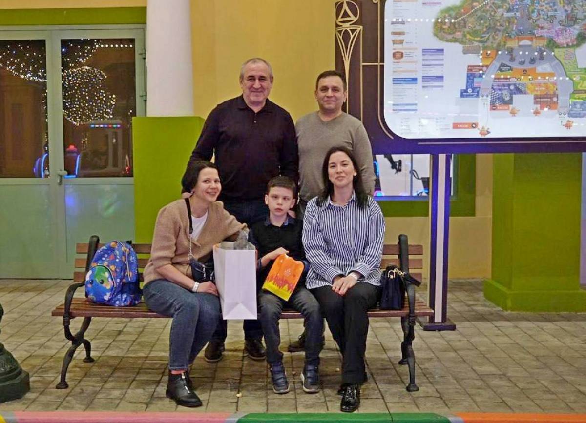 Сергей Неверов исполнил мечту ребенка из Смоленска – организовал поездку в московский парк аттракционов 
