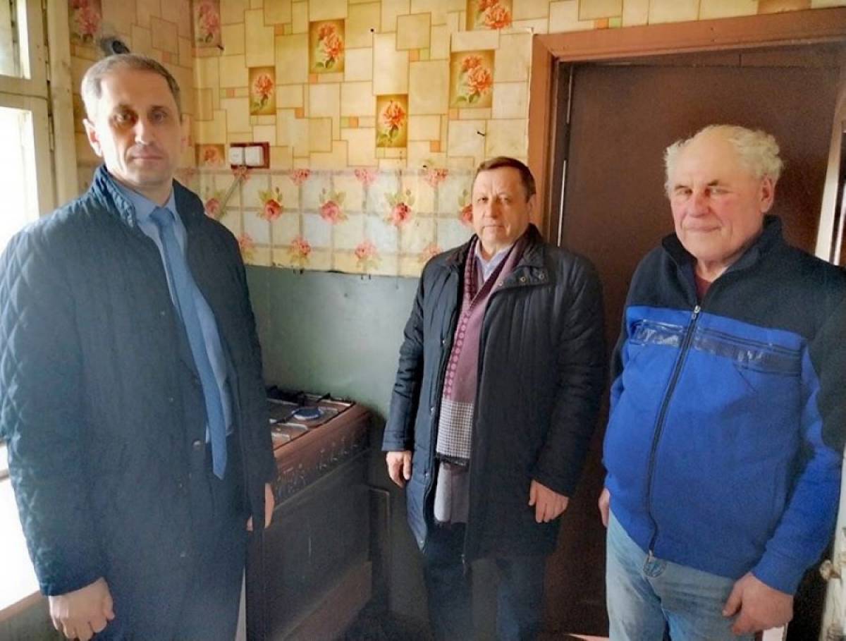 Газ в ярцевскую деревню и помощь жителям ЛДНР: депутаты-единороссы рассказали о проделанной работе