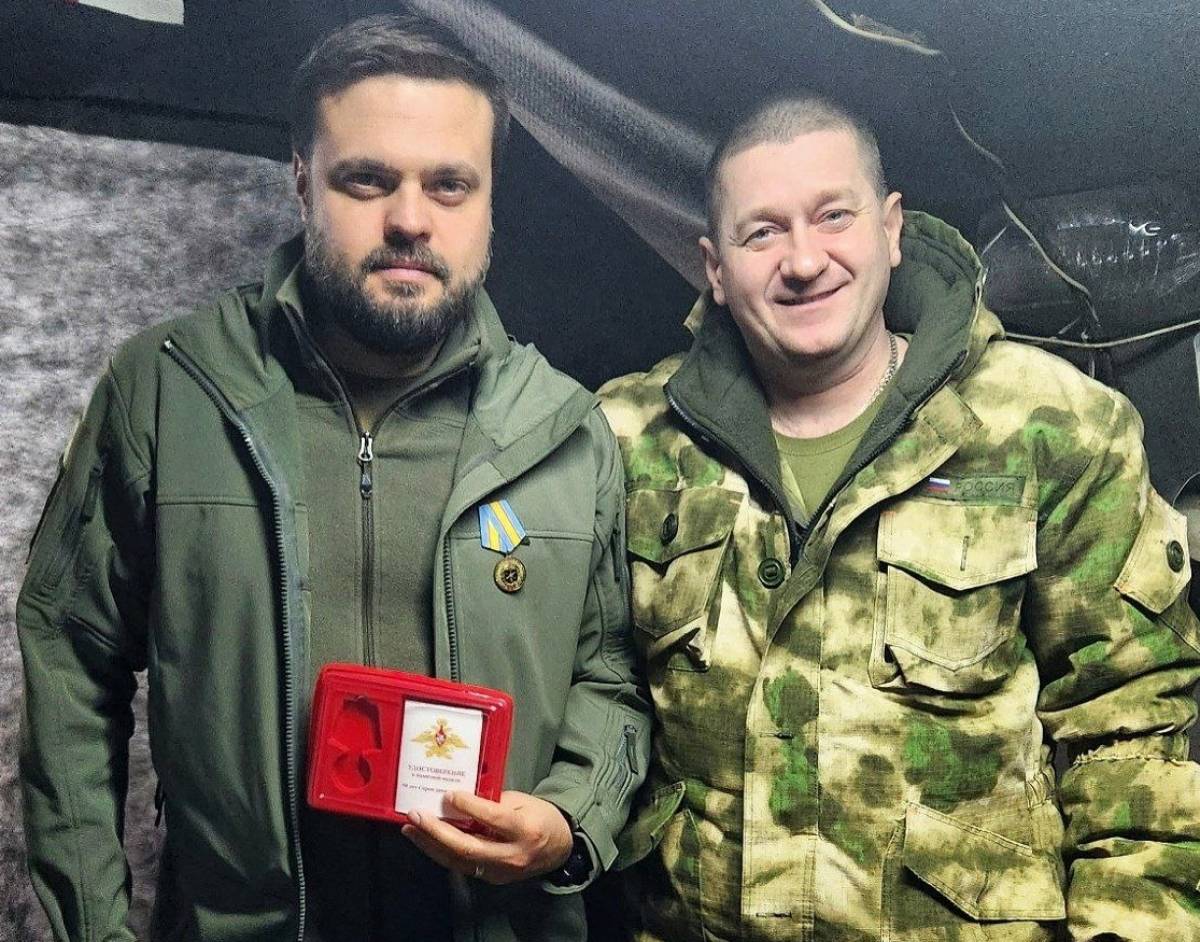 Артёма Турова наградили медалью за помощь участникам СВО