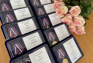 14 отличившихся сотрудников смоленского следкома получили медали «350 лет со дня рождения Петра I»