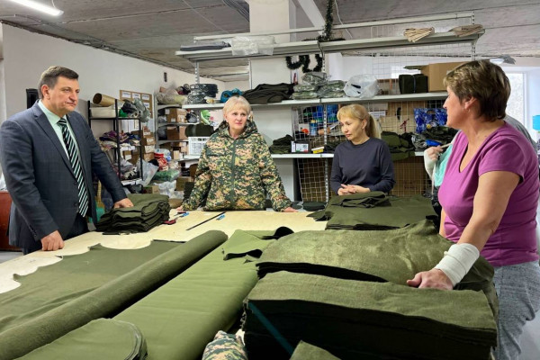 «Единая Россия» приобрела швейные машинки для смоленских добровольцев «Ваш тыл67»