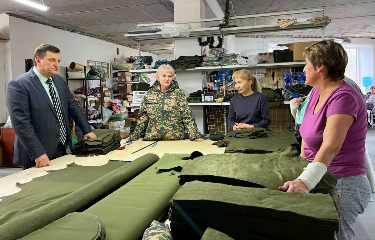 «Единая Россия» приобрела швейные машинки для смоленских добровольцев «Ваш тыл67»