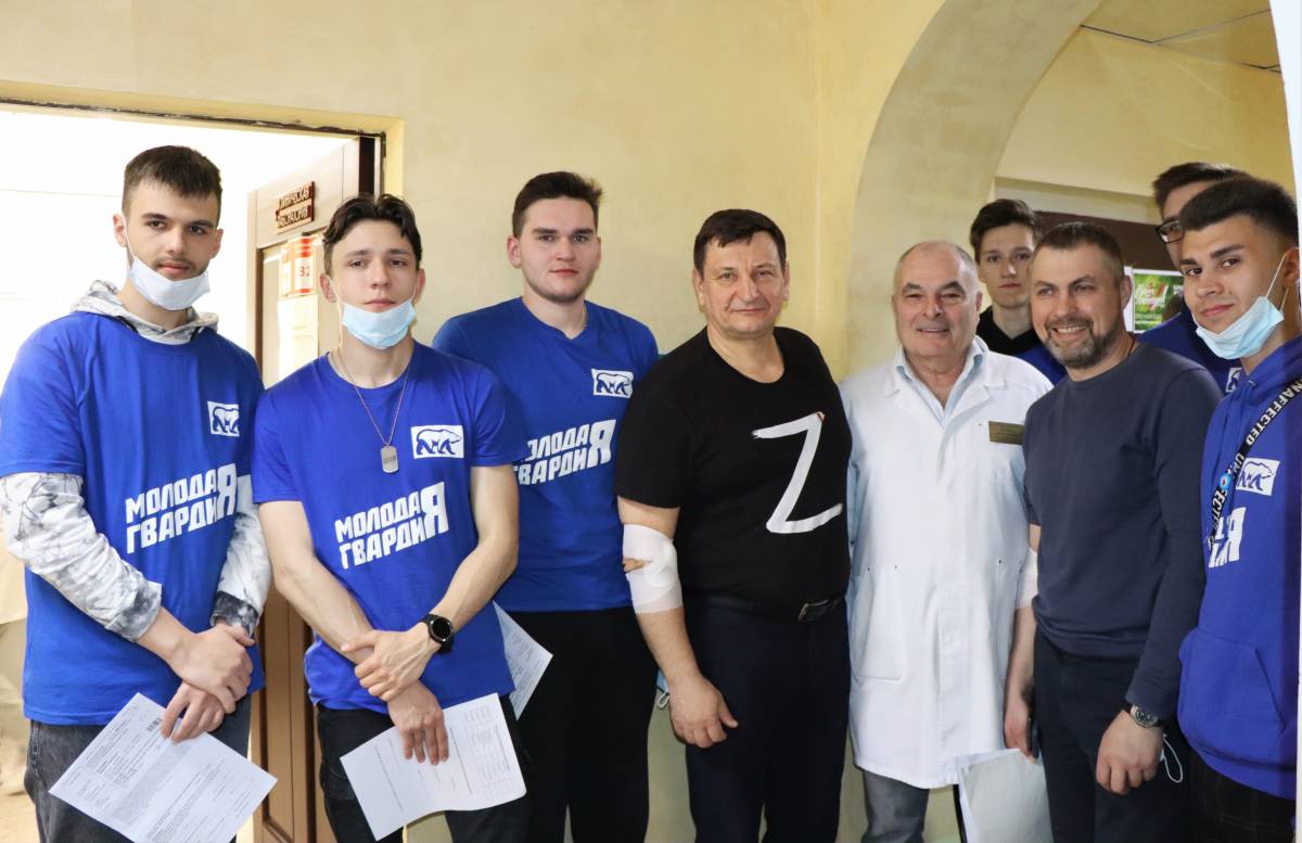 Игорь Ляхов возглавил команду смоленских единороссов, сдавших кровь в День донора