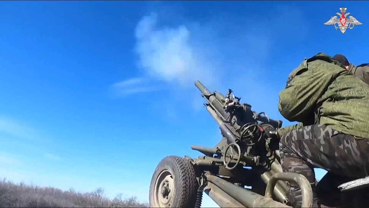 Минобороны опубликовало кадры боевой работы миномёта «Василёк» в зоне СВО 