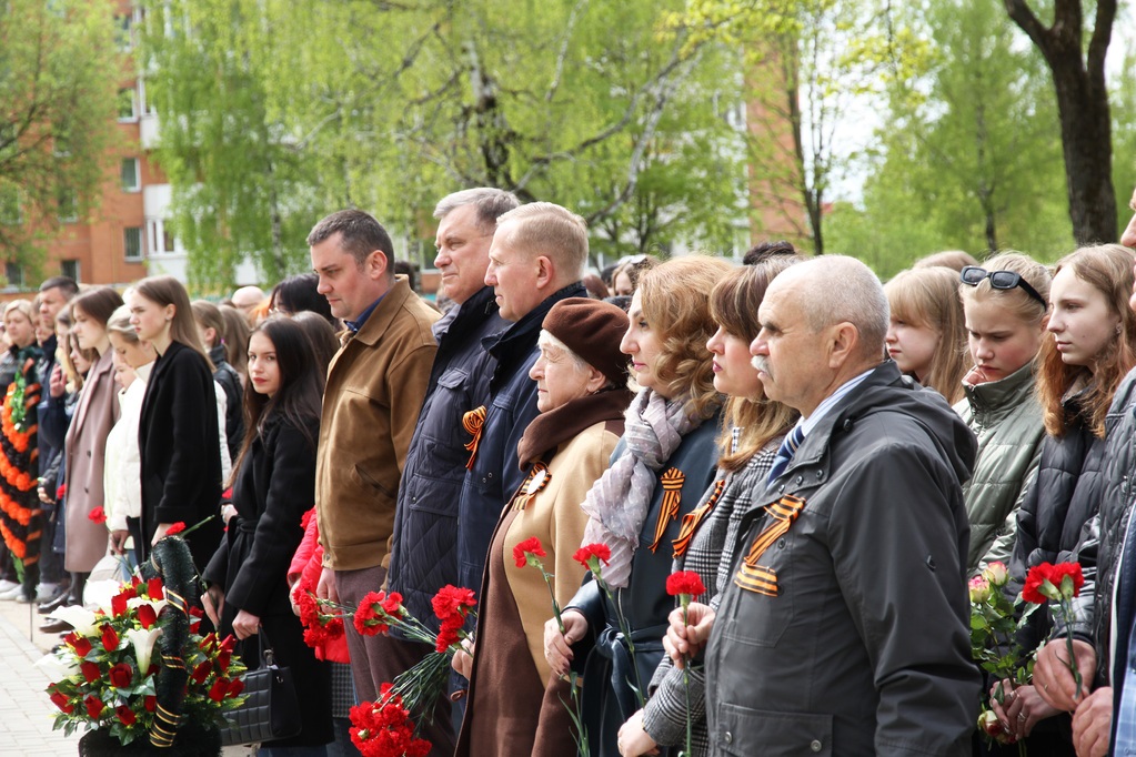 В Промышленном районе Смоленска состоялся митинг, приуроченный ко Дню Победы