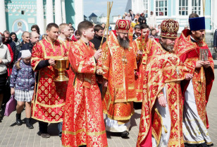 Митрополит Исидор совершил Божественную литургию в Свято-Успенском кафедральном соборе Смоленска
