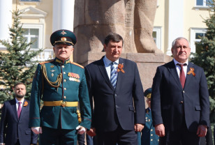 В Смоленске в праздновании Дня Победы приняли участие депутаты Государственной Думы