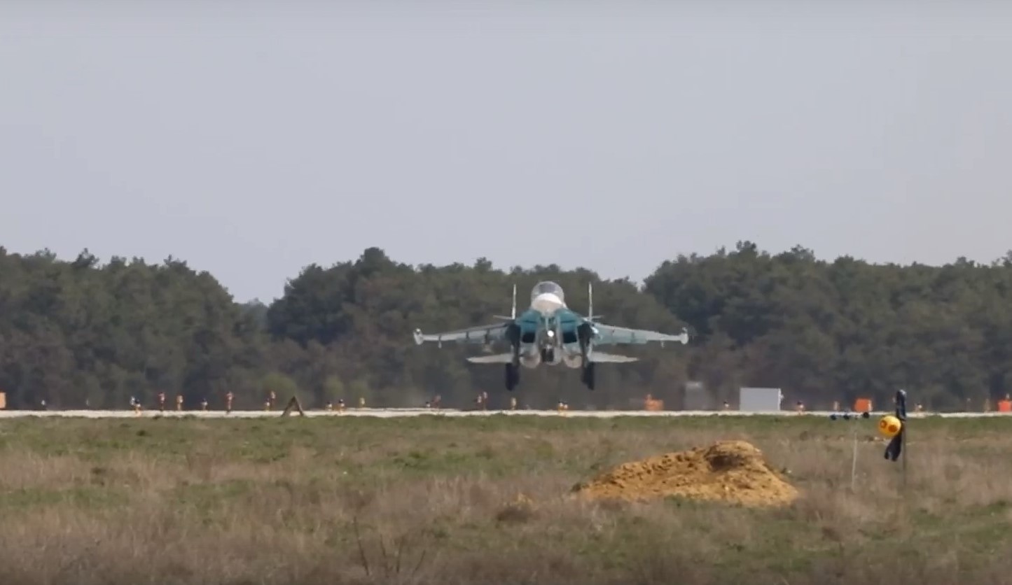 Как проходит боевая работа самолетов Су-34 ВКС России в ходе спецоперации