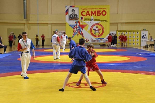 В Смоленске состоялся турнир по самбо памяти Героя России Владимира Максакова
