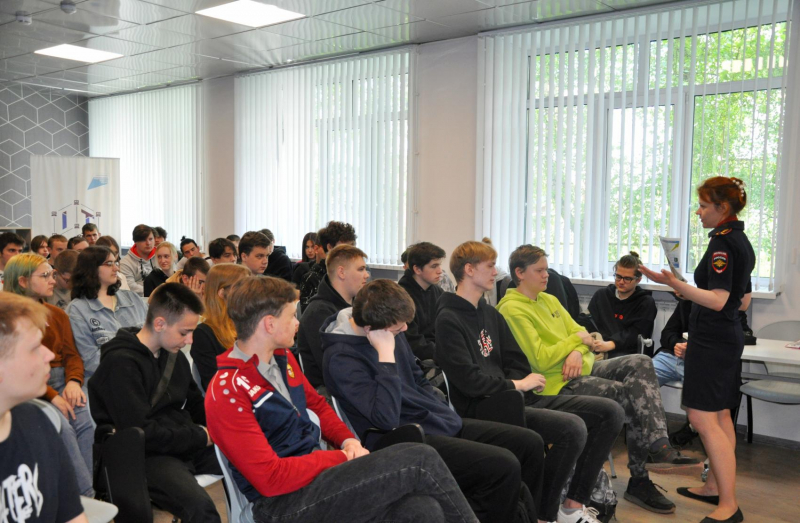 В Смоленске провели лекцию для молодежи «Имя беды – наркотик»