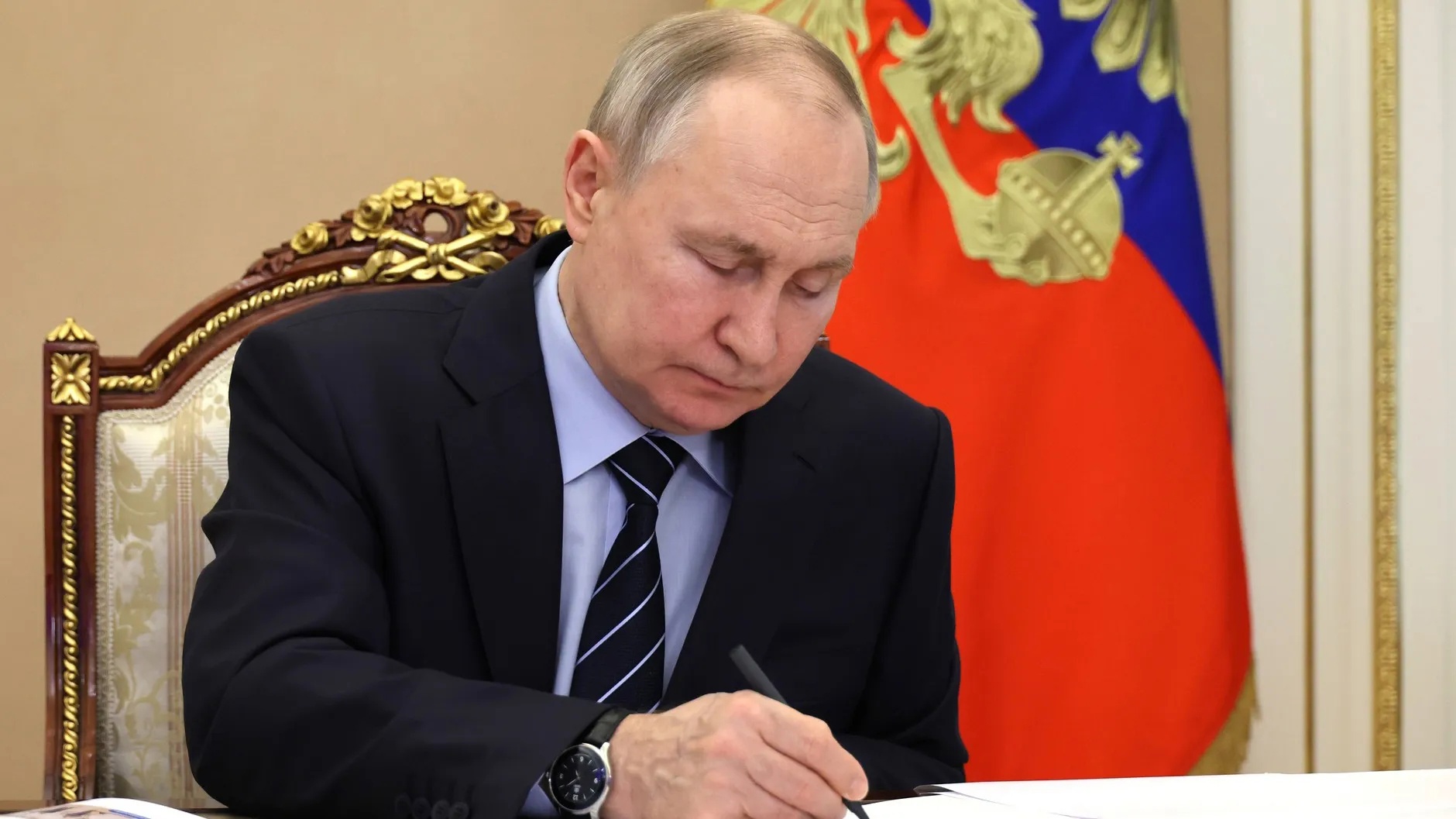 Владимир Путин учредил в России орден Гагарина за заслуги в сфере космоса