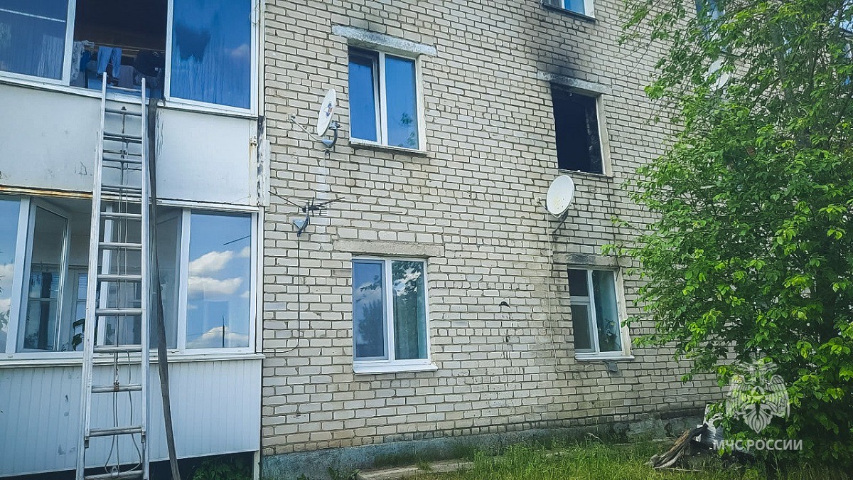 В Смоленском районе мужчина спас 6-летнего ребёнка из горящей квартиры
