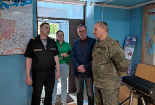 Андрей Борисов в Смоленске посетил пункт отбора на военную службу по контракту