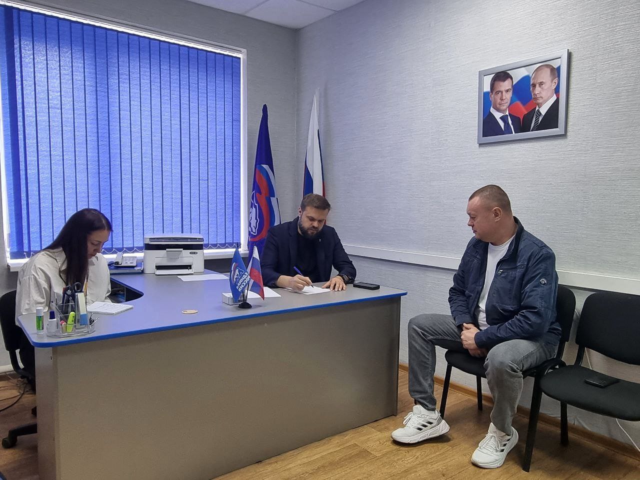 Депутат Госдумы Артём Туров провел встречи с жителями Вяземского района