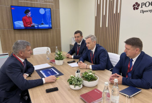 Василий Анохин и Игорь Маковский обсудили вопросы развития электросетевого комплекса Смоленской области