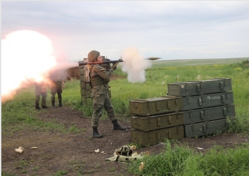 В учебных центрах Вооруженных сил России продолжается подготовка граждан, поступивших на военную службу по контракту