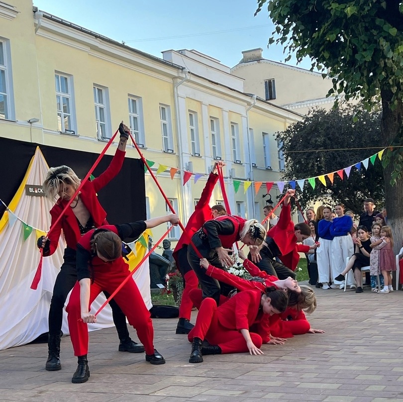 В Смоленске состоялся еще один этап уличного фестиваля АРТ-МАЯКовский 