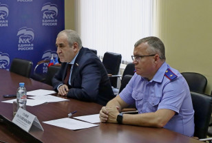 В Смоленске Сергей Неверов и Следственный комитет провели приём граждан