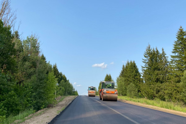 На Смоленщине ремонтируют дорогу, соединяющую Починковский и Монастырщинский районы