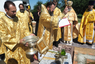 В Смоленской области в Свято-Димитриевском женском монастыре заложили камень в основание строящегося храма в честь Святого Духа