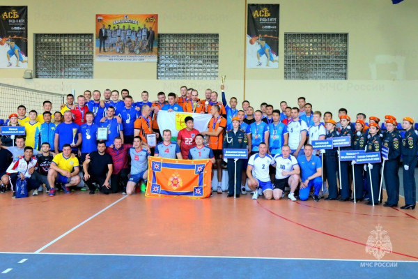 В Смоленске прошли соревнования волейбольных команд  МЧС России