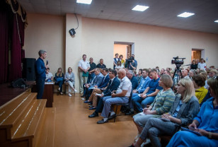 Василий Анохин подвел итоги встречи с жителями Хиславичского района