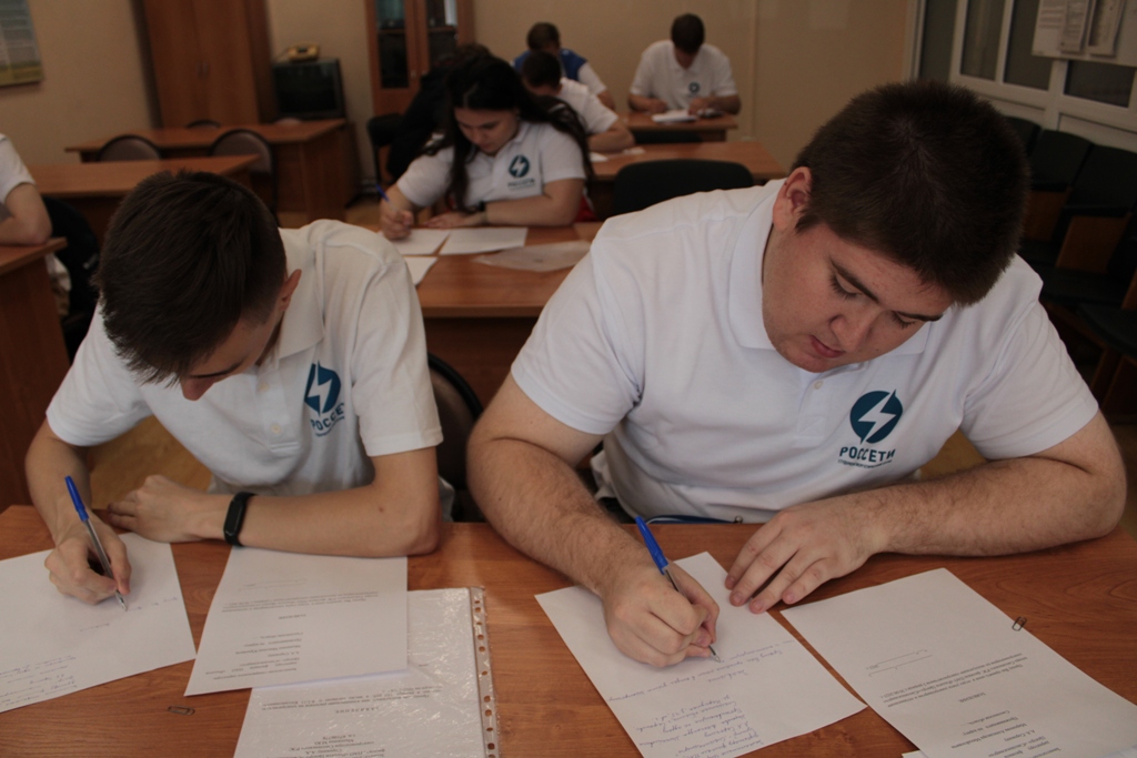 «Смоленскэнерго» заключает целевые договоры со студентами профильных специальностей