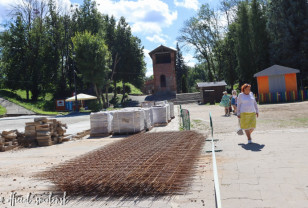 В Смоленске полным ходом идут ремонтные работы в Лопатинском саду 