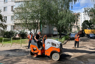 В Смоленске общими усилиями привели в порядок двор на улице Попова