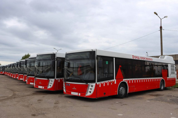 17 новых автобусов получил Смоленск