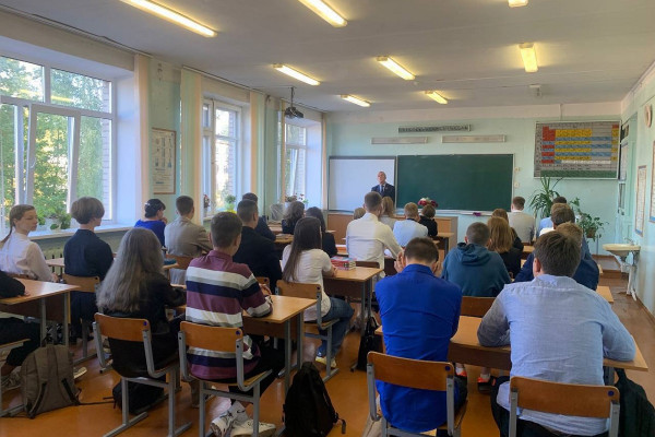 В школах Смоленской области состоялись первые «Разговоры о важном»
