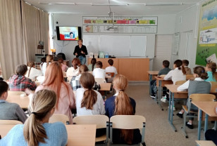 В Рославле для школьников провели час мужества «Подвиг Зои Космодемьянской»