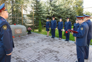 Сотрудники смоленского УФСИН почтили память коллег, погибших при выполнении служебных обязанностей