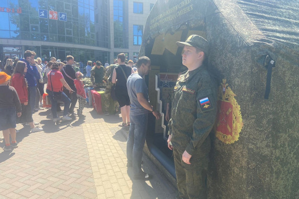 Мобильный пункт по набору граждан на военную службу по контракту откроется в Смоленске на выходных