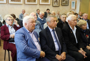 Мэр Александр Новиков встретился с ветеранами из Смоленска