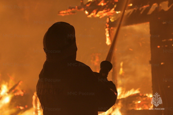 В Сычёвском районе пожар уничтожил баню