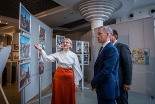 В Смоленске открылась фотовыставка, посвящённая годовщине вхождения новых регионов в состав РФ