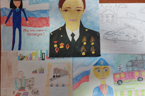 В Смоленске дети транспортных полицейских изобразили работу своих родителей 