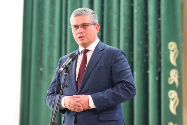 Глава города Смоленска поздравляет педагогов с Днём учителя