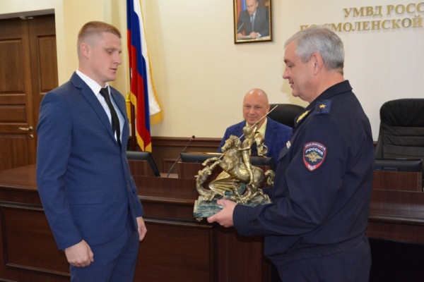 Дмитрий Фролов признан лучшим сотрудником уголовного розыска на Смоленщине