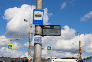 В Смоленске на трамвайных остановках продолжается установка информационных табло