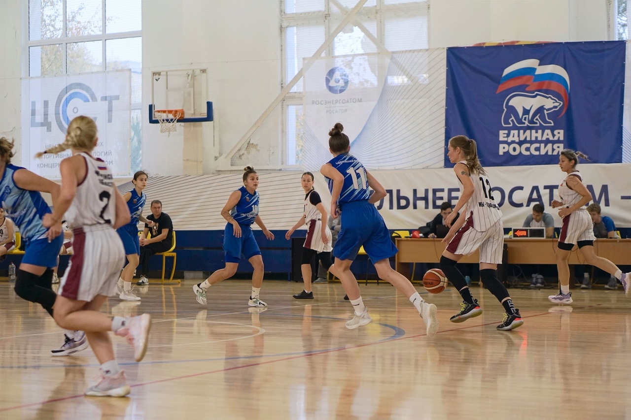 В Десногорске прошли соревнования по баскетболу памяти Евгения Томиловского