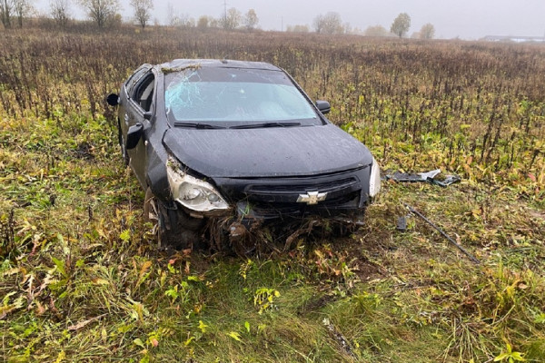 39-летний водитель Chevrolet был госпитализирован в результате ДТП в Гагаринском районе